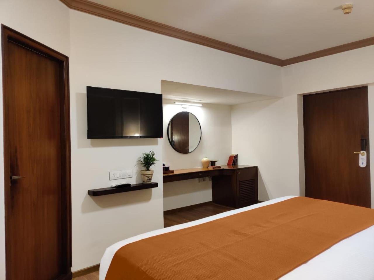 Nalapad'S Hotel Bangalore International Εξωτερικό φωτογραφία
