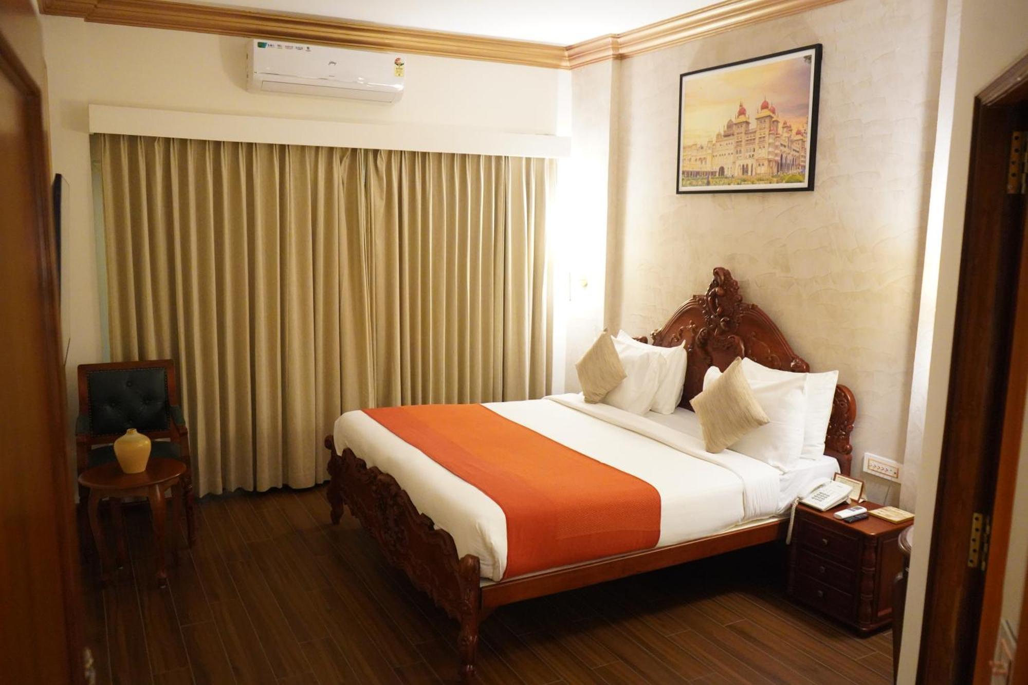 Nalapad'S Hotel Bangalore International Εξωτερικό φωτογραφία