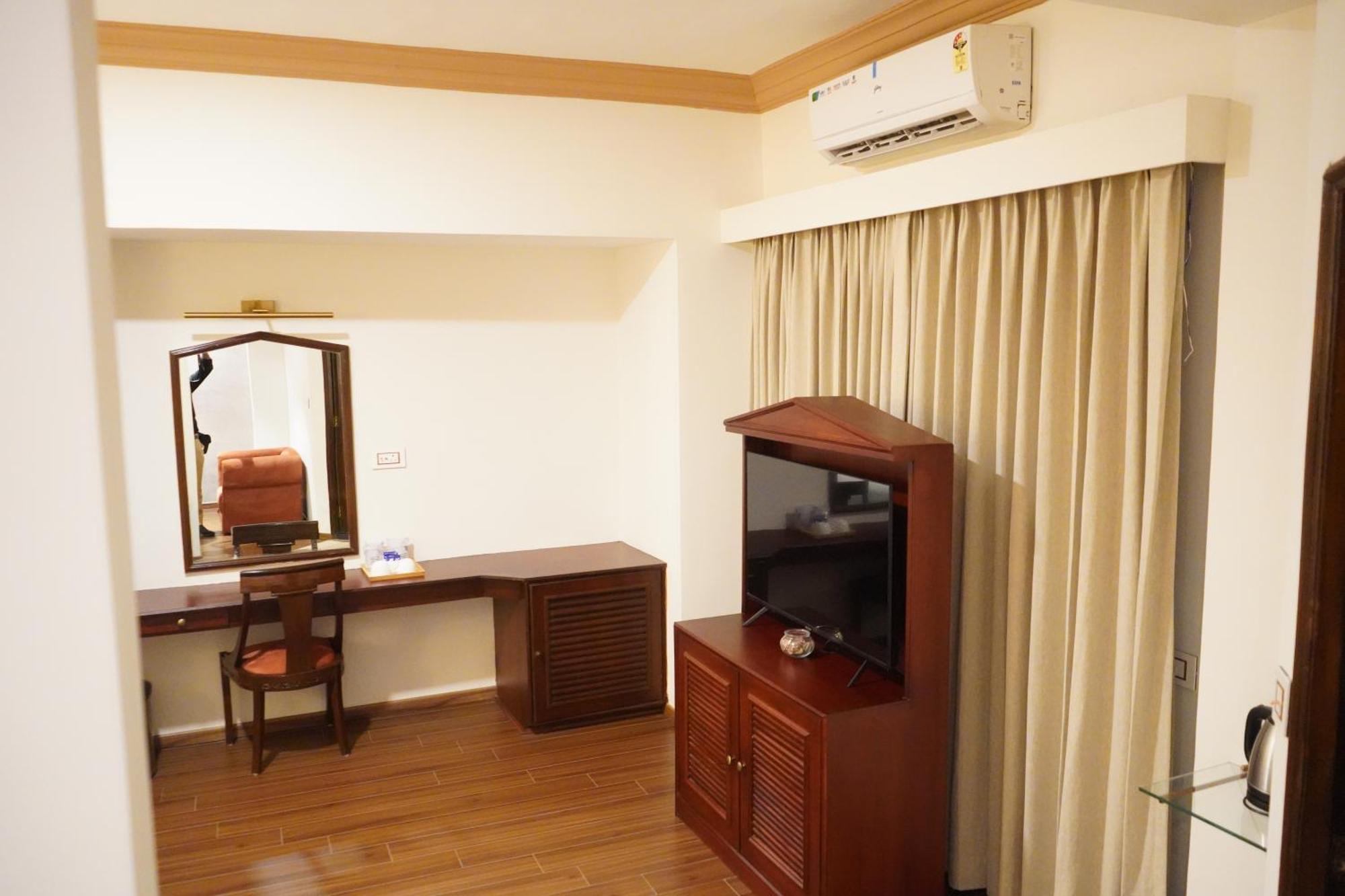 Nalapad'S Hotel Bangalore International Εξωτερικό φωτογραφία