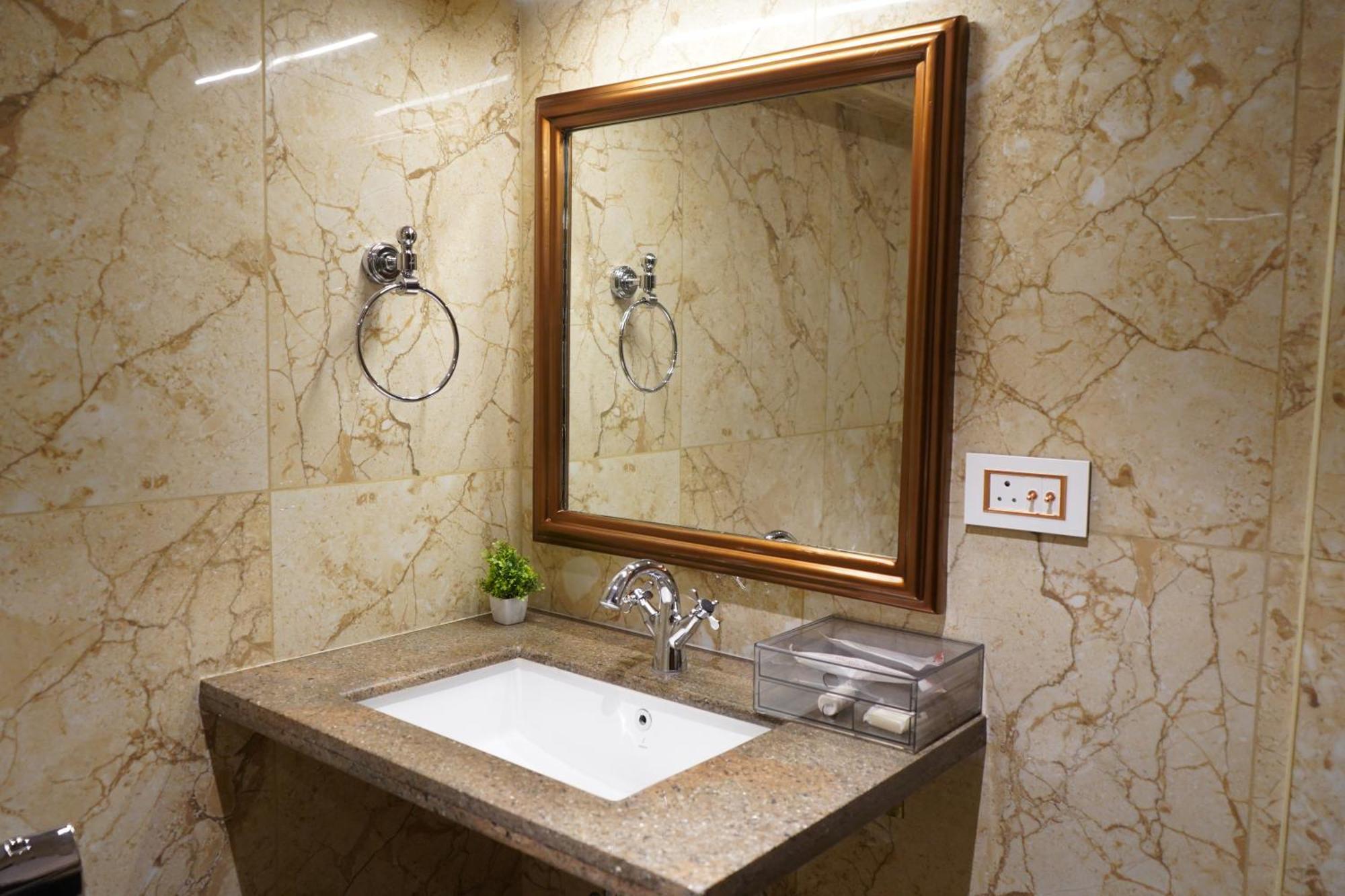 Nalapad'S Hotel Bangalore International Εξωτερικό φωτογραφία