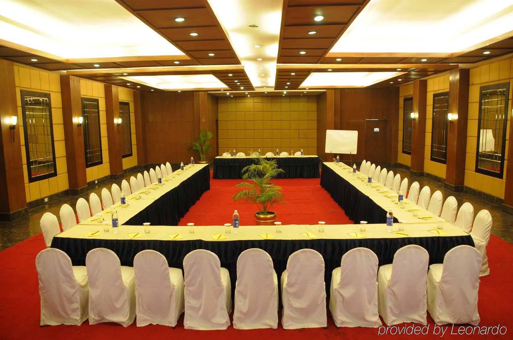 Nalapad'S Hotel Bangalore International Ανέσεις φωτογραφία