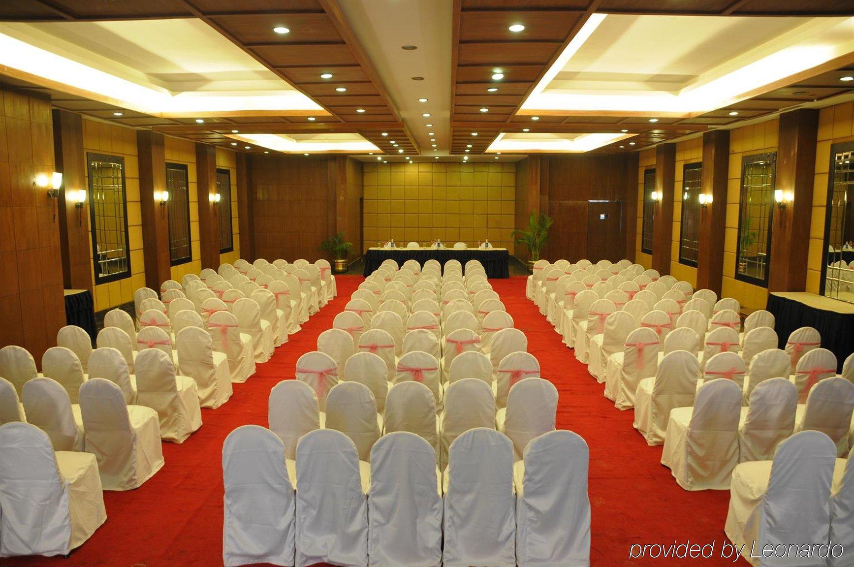 Nalapad'S Hotel Bangalore International Ανέσεις φωτογραφία