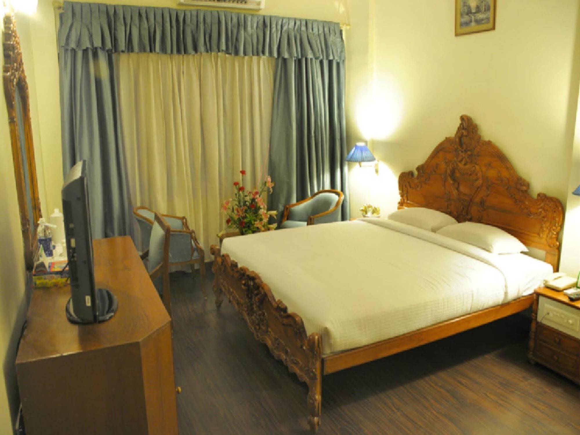 Nalapad'S Hotel Bangalore International Εξωτερικό φωτογραφία